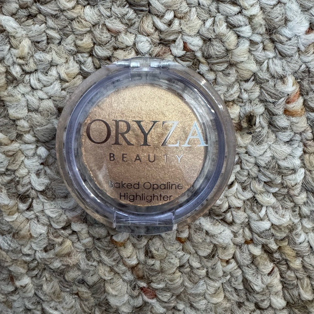 Oryza Beauty Baked Opaline Highlighter - Sunkissed Highlighter